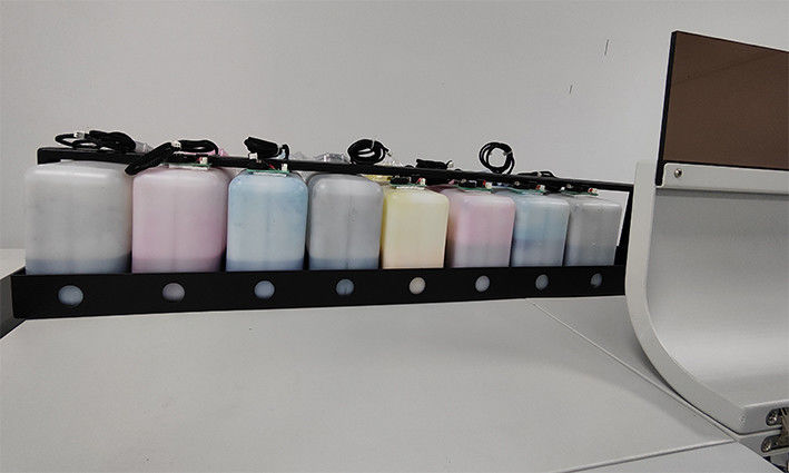 Stampa a 8 colori ECO con sistema di alimentazione automatica dei media
